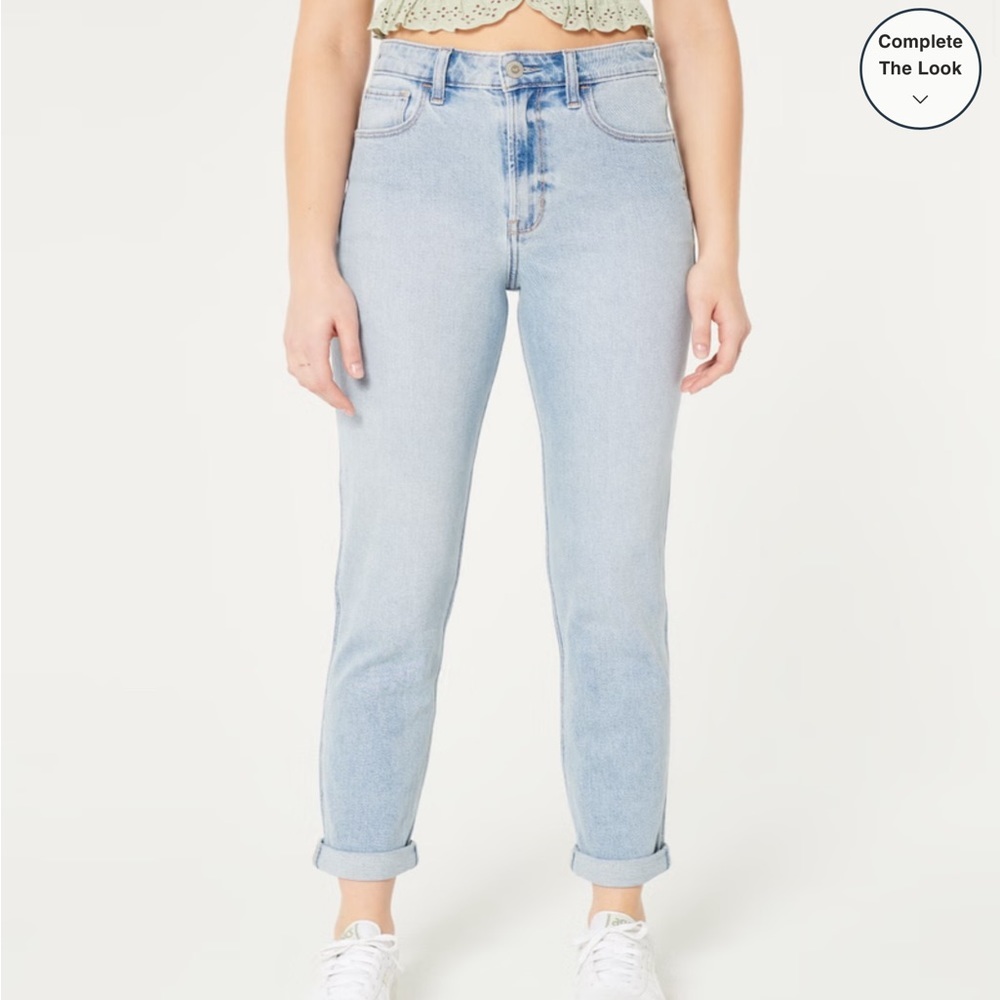 Hollister women’s high rise mom Jean